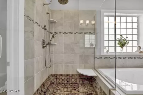 Bath - 109 Drake Rd, Hampstead, NC 28443 photo 3 of 6