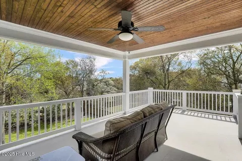 Exterior - 109 Drake Rd, Hampstead, NC 28443 photo 6 of 17