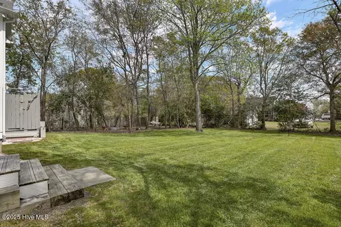 Exterior - 109 Drake Rd, Hampstead, NC 28443 photo 11 of 17