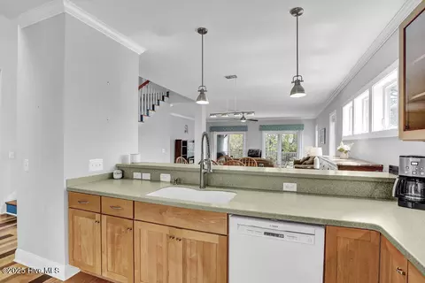 Kitchen - 109 Drake Rd, Hampstead, NC 28443 photo 4 of 5
