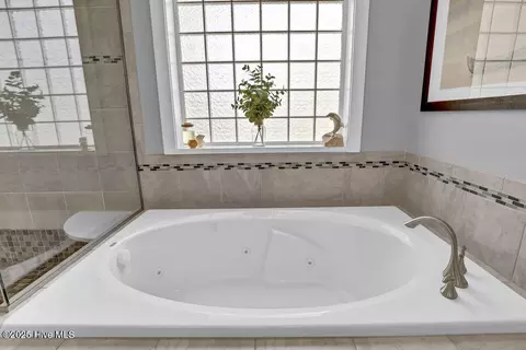 Bath - 109 Drake Rd, Hampstead, NC 28443 photo 4 of 6