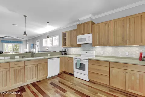 Kitchen - 109 Drake Rd, Hampstead, NC 28443 photo 1 of 5
