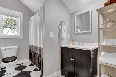 Bath - 109 Drake Rd, Hampstead, NC 28443 photo 6 of 6