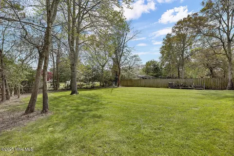 Exterior - 109 Drake Rd, Hampstead, NC 28443 photo 14 of 17