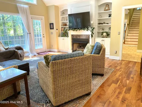 Living - 68 E Dasher St, Whiteville, NC 28472 photo 2 of 6
