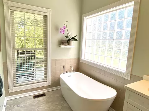 Bath - 68 E Dasher St, Whiteville, NC 28472 photo 6 of 10