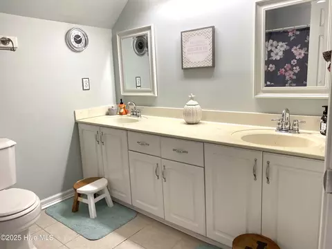 Bath - 68 E Dasher St, Whiteville, NC 28472 photo 8 of 10
