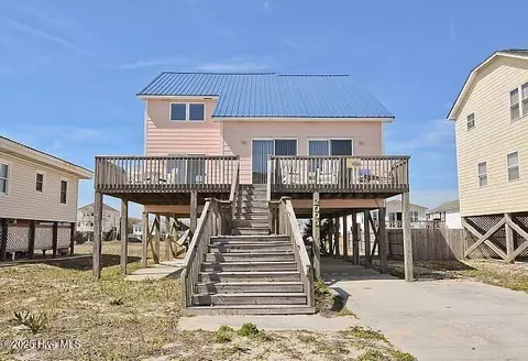 2005 N Shore Dr, Surf City, NC 28445