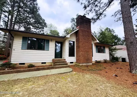 75 Sawmill Rd E, Pinehurst, NC 28374