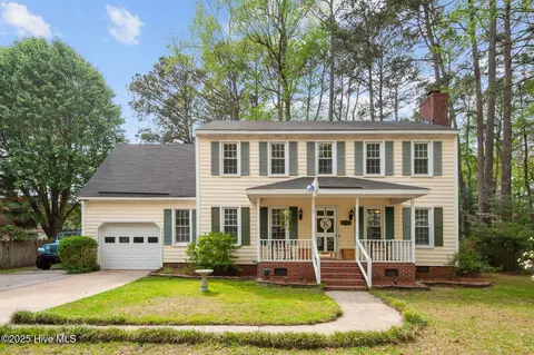 210 S Baywood Ln, Greenville, NC 27834