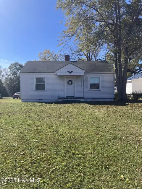 617 Grimes Rd, Washington, NC 27889