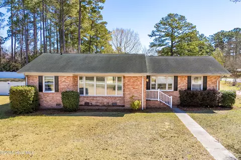 802 River Rd, Trent Woods, NC 28562