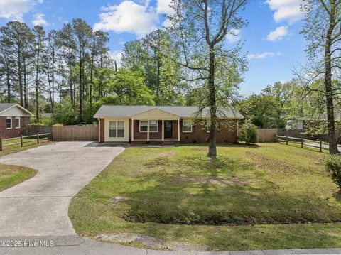 174 Old 30 Rd, Jacksonville, NC 28546