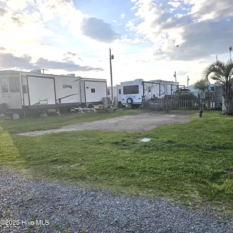 23 Atlantic St, North Topsail Beach, NC 28460