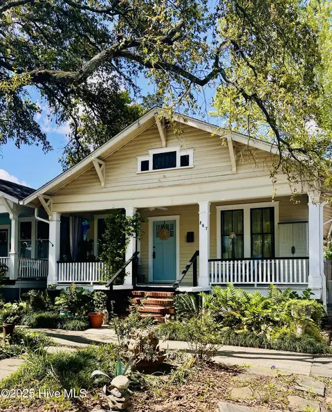 207 N 11th St, Wilmington, NC 28401