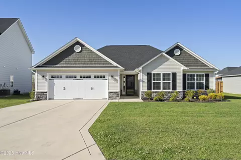 247 Crossroads Store Dr, Jacksonville, NC 28546