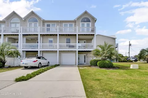 221 N Ave, Kure Beach, NC 28449