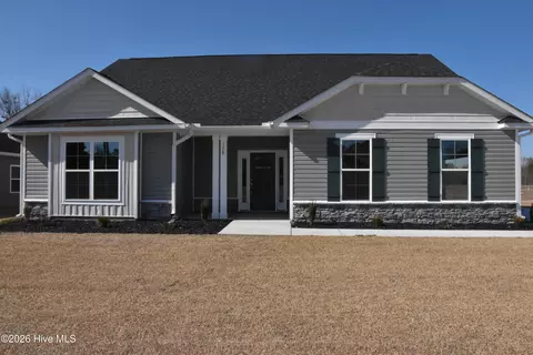 178 Poker House Rd, Grimesland, NC 27837