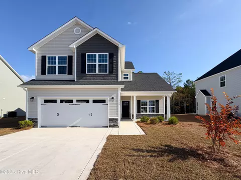 718 Ellabond St, Sneads Ferry, NC 28460