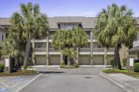 550 Grande Manor Ct #207, Wilmington, NC 28405