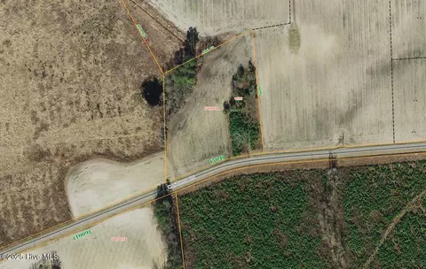 1806 Castoria Rd, Walstonburg, NC 27888