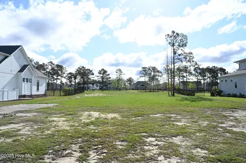 2511 E Timber Crest Dr NE, Leland, NC 28451