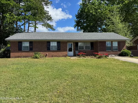 12 Diamond Dr, Castle Hayne, NC 28429