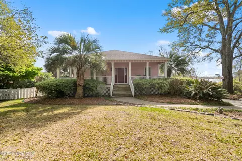 619 Lake Shore Dr, Sunset Beach, NC 28468