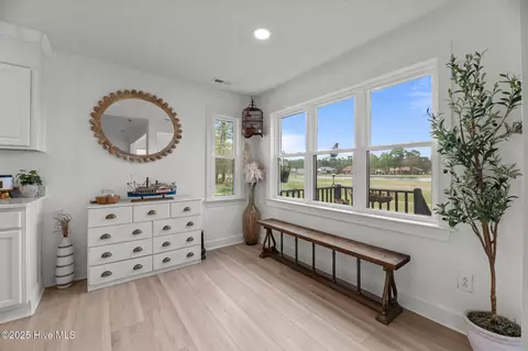 Entry Way - 5713 Sloop Ct, New Bern, NC 28560 photo 2 of 4