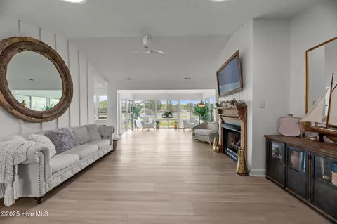 Entry Way - 5713 Sloop Ct, New Bern, NC 28560 photo 1 of 4