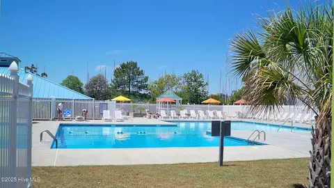 Exterior - 5713 Sloop Ct, New Bern, NC 28560 photo 7 of 7