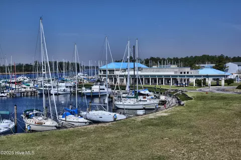 View/Area - 5713 Sloop Ct, New Bern, NC 28560 photo 6 of 6