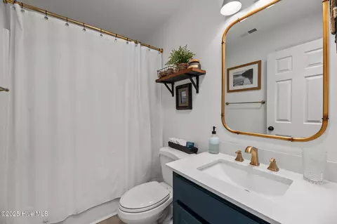 Bath - 5713 Sloop Ct, New Bern, NC 28560 photo 3 of 3