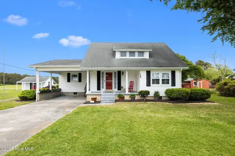 158 Old River Rd, Beaufort, NC 28516