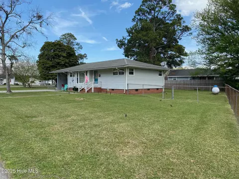 104 Hawthorne Rd, Edenton, NC 27932