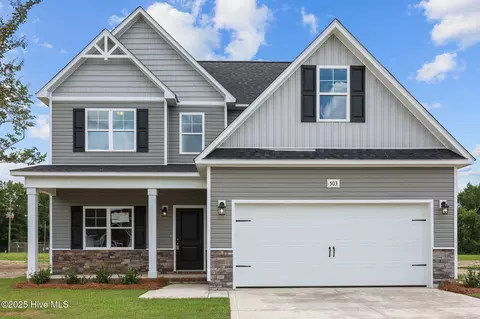 503 Orchard Creek Dr, Richlands, NC 28574
