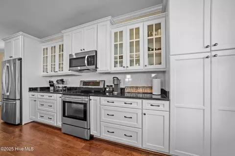 Kitchen - 281 Whichard Ln, Chocowinity, NC 27817 photo 5 of 6