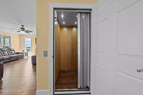 Entry Way - 281 Whichard Ln, Chocowinity, NC 27817 photo 3 of 3