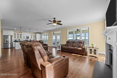 Living - 281 Whichard Ln, Chocowinity, NC 27817 photo 2 of 3