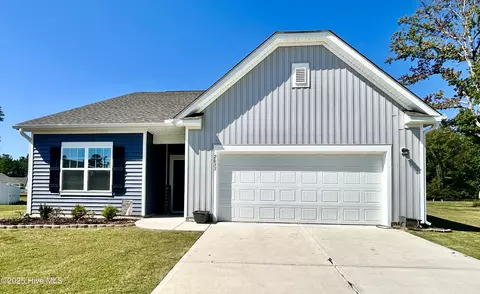 2033 Bogue Ln, New Bern, NC 28562