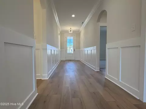 Entry Way - 302 E Ivybridge Dr, Hubert, NC 28539 photo 1 of 2