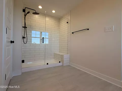 Bath - 302 E Ivybridge Dr, Hubert, NC 28539 photo 4 of 5