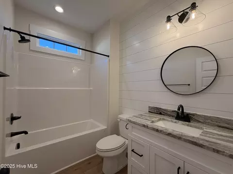 Bath - 302 E Ivybridge Dr, Hubert, NC 28539 photo 2 of 5