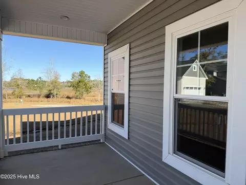 Exterior - 302 E Ivybridge Dr, Hubert, NC 28539 photo 2 of 2