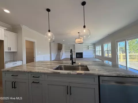 Kitchen - 302 E Ivybridge Dr, Hubert, NC 28539 photo 1 of 3