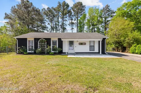 122 Keith Dr, Havelock, NC 28532