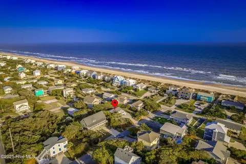 102 W Landing Dr, Emerald Isle, NC 28594