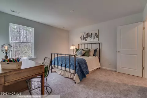 Bedroom - 2012 Minnette Cir, New Bern, NC 28562 photo 2 of 8
