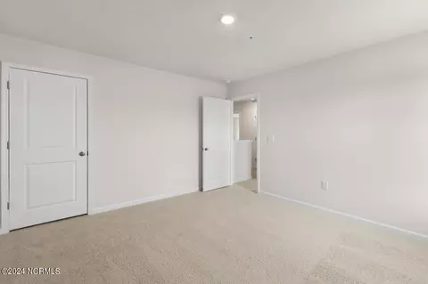 Bedroom - 2012 Minnette Cir, New Bern, NC 28562 photo 5 of 8