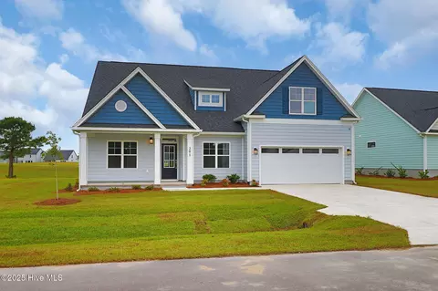 201 Windswept Ln, Beaufort, NC 28516